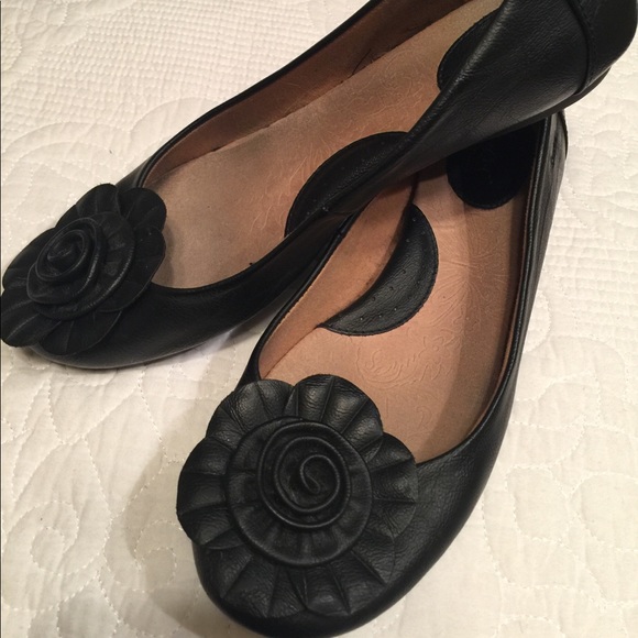 basketball shoes for flat wide feet